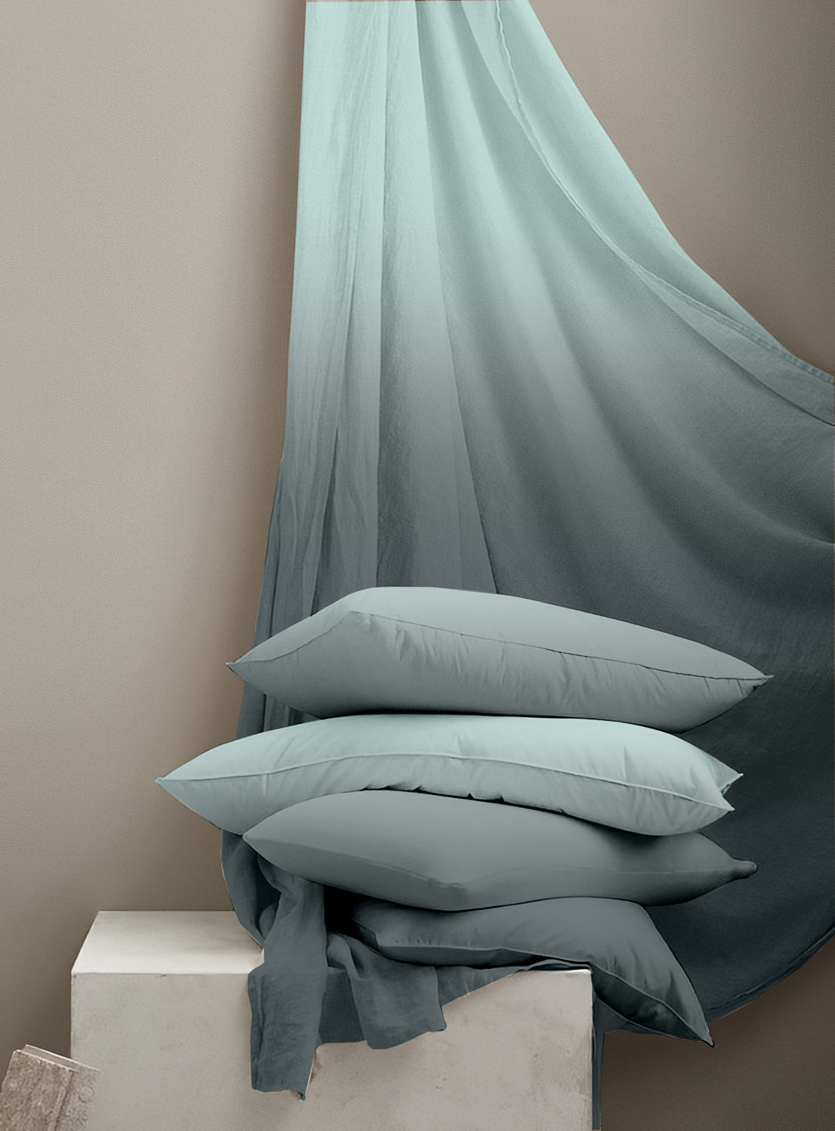 Luxurious Digital Ombre Pure Cotton King Size Bedsheet with 2 Pillow Covers