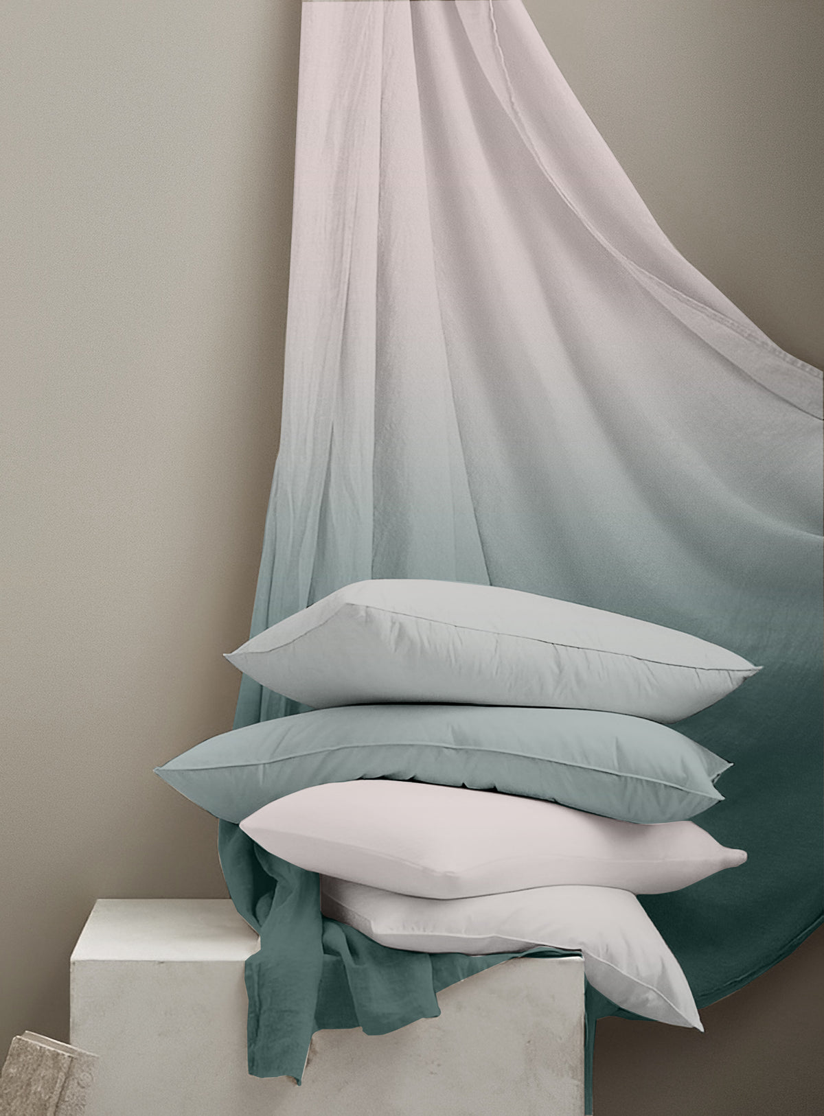 Luxurious Digital Ombre Pure Cotton King Size Bedsheet with 2 Pillow Covers